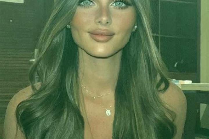 Willow, 26, a brunette dark-eyed mixed companion based in Torrella. Offering Couples, GFE, Fetish, Dinner Date, CIM. Available for incall and outcall, overni...