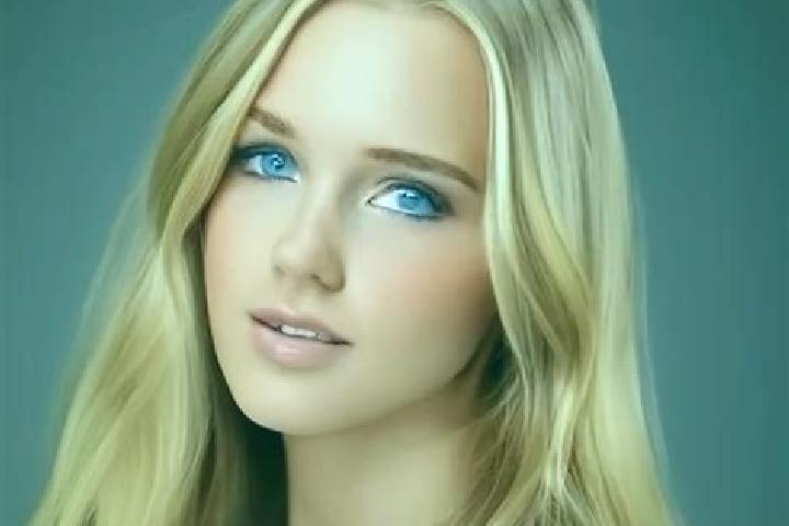Willow, 26, a dark blonde grey-eyed mediterranean companion based in Tlachimaltepec. Offering Party Girl, CIM, Dinner Date, GFE, Couples. Available for incal...