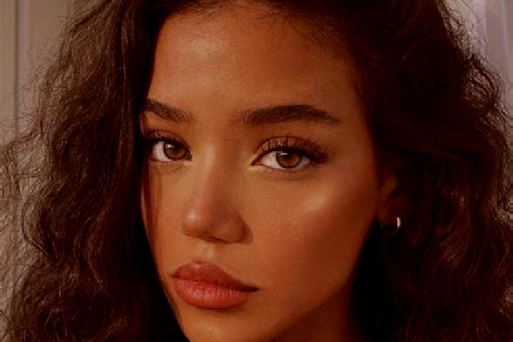 Willow, 27, a black brown-eyed middle eastern companion based in Halbs. Offering Tantra, Party Girl, GFE, Massage. Available for incall and outcall, day and ...