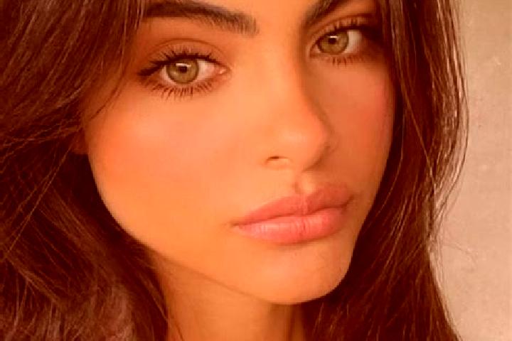 Willow, 27, a black hazel-eyed slavic companion based in Vinchina. Offering Duos, Overnight, OWO. Available for incall and outcall, day and evening dates.
