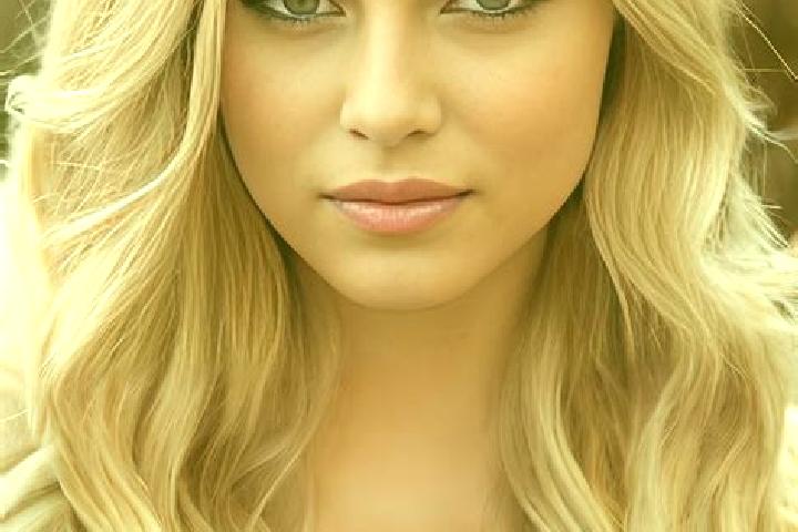 Willow, 27, a blonde amber-eyed middle eastern companion based in Bobadilla del Campo. Offering Roleplay, Domination, Deep French Kissing, A-Level, Tantra. A...