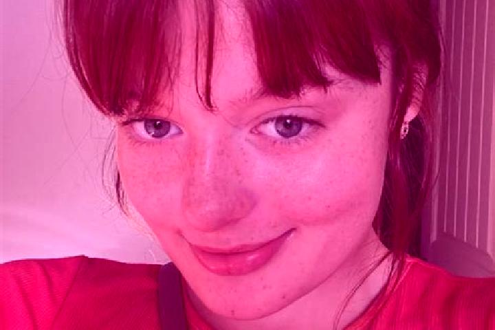Willow, 27, a red green-eyed caucasian companion based in Dornheim. Offering 69, Dinner Date, Fetish. Available for incall and outcall, day and evening dates.