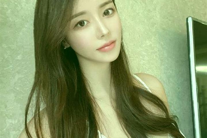 Willow, 27 — Escort in Changpu, China