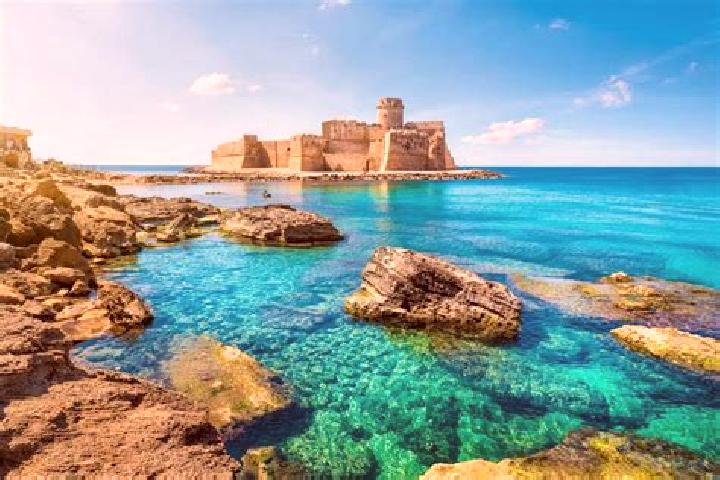 Willow, 27 — Escort in Isola di Capo Rizzuto, Italy
