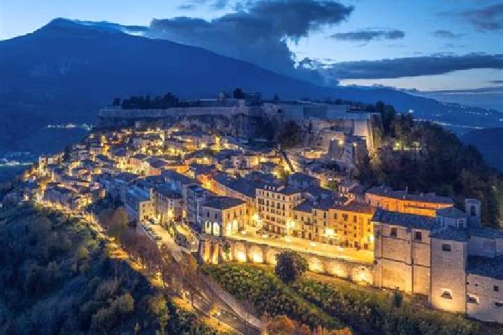 Willow, 27 — Escort in Pagliare, Italy