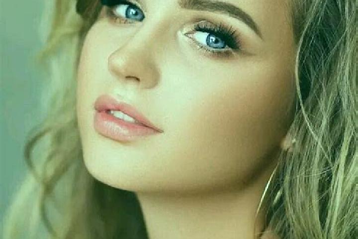 Willow, 28, a dark blonde blue-eyed asian companion based in Matozinhos. Offering Erotic Massage, Massage, Girlfriend Experience, Tantra. Available for incal...