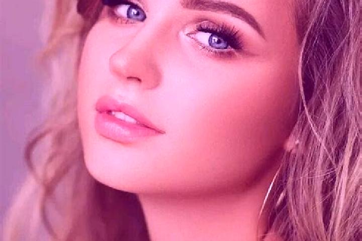 Willow, 28, a dark blonde blue-eyed indian companion based in Pequi. Offering Fetish, Dinner Date, Domination, Erotic Massage. Available for incall and outca...