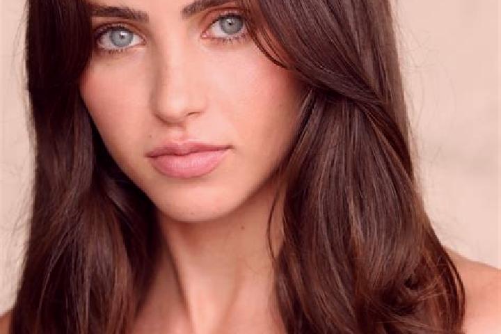 Willow, 28, a red brown-eyed mediterranean companion based in Asiago. Offering Tantra, Dinner Date, Couples, Massage. Available for incall and outcall, overn...