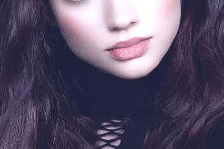 Willow, 29, a brunette dark-eyed european companion based in Gboguhe. Offering A-Level, Massage, Travel Companion. Available for incall and outcall, day and ...