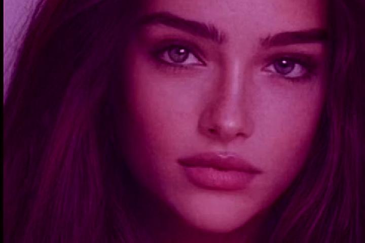 Willow, 29, a chestnut grey-eyed caucasian companion based in Zeletice. Offering Deep French Kissing, CIM, GFE. Available for incall and outcall, day and eve...