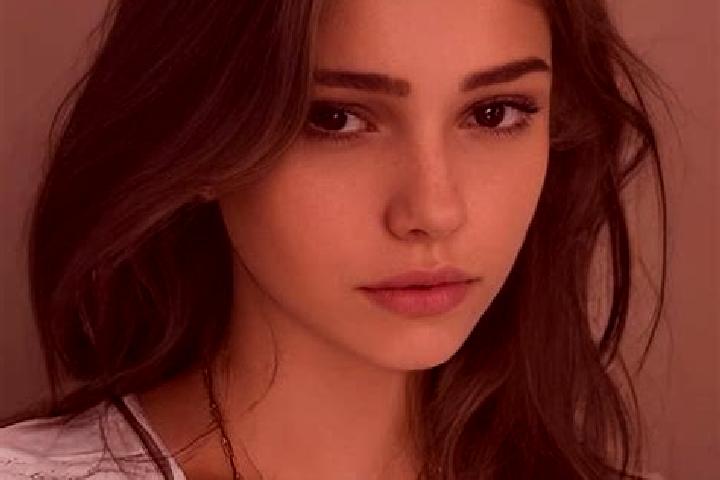 Willow, 29, a chestnut grey-eyed slavic companion based in Casebrook. Offering Couples, Fetish, Girlfriend Experience, GFE, Prostate Massage. Available for i...