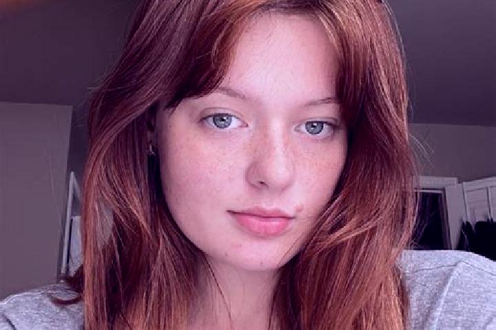 Willow, 29, a chestnut hazel-eyed caucasian companion based in Gondola. Offering CIM, 69, A-Level. Available for incall and outcall, day and evening dates.