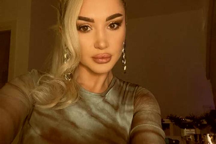 Willow, 29, a dark blonde dark-eyed middle eastern companion based in Zhanghuban. Offering GFE, Dinner Date, Erotic Massage, Fetish, Party Girl. Available fo...