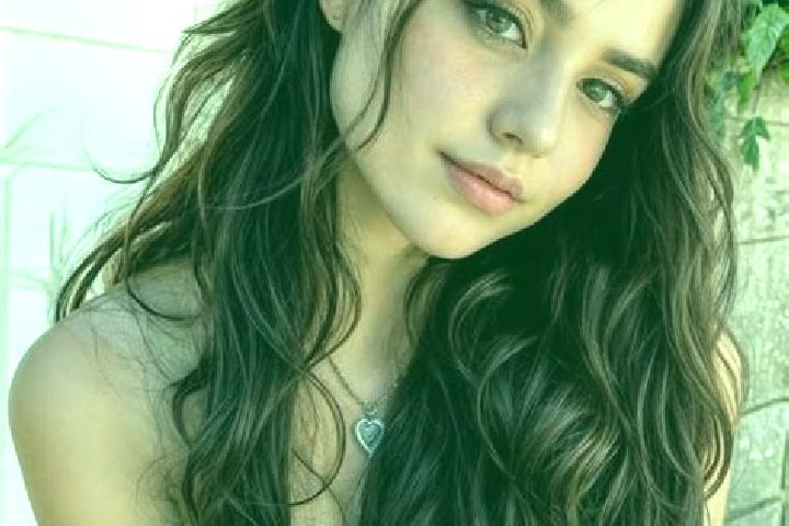 Willow, 30, a auburn amber-eyed middle eastern companion based in Salvatierra de Mino. Offering Prostate Massage, Duos, OWO, Party Girl. Available for incall...
