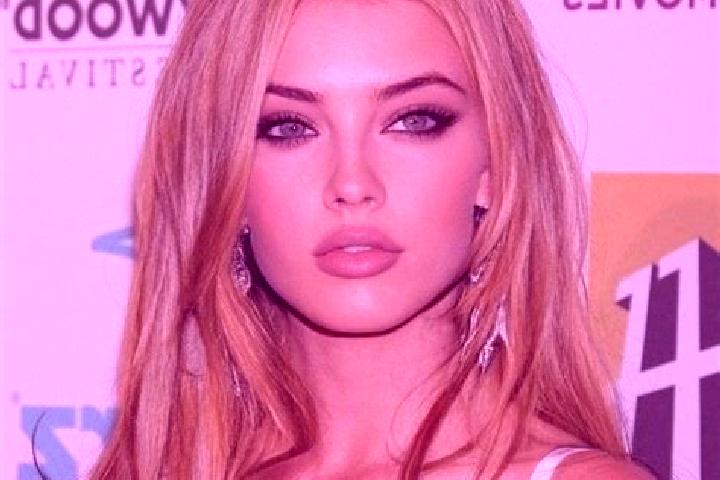 Willow, 30, a blonde hazel-eyed mediterranean companion based in Baldichieri d Asti. Offering OWO, Dinner Date, Deep French Kissing, Massage. Available for i...