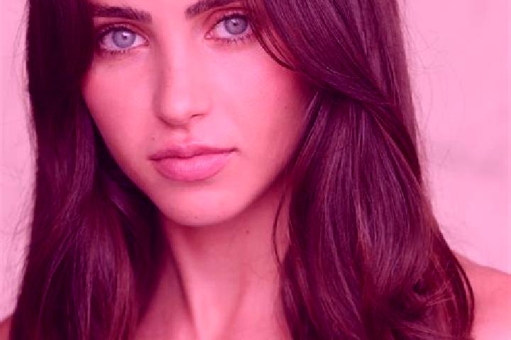 Willow, 30, a brunette dark-eyed mixed companion based in Santo Tome. Offering Dinner Date, CIM, Couples, A-Level, Party Girl. Available for incall and outca...
