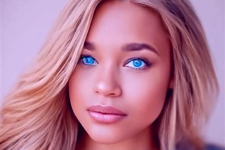 Willow, 30, a dark blonde blue-eyed latina companion based in Repedea. Offering Domination, Tantra, Overnight, Erotic Massage, Roleplay. Available for incall...