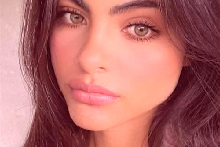 Willow, 30, a dark blonde hazel-eyed middle eastern companion based in Aschileu Dorna. Offering GFE, CIM, Massage. Available for incall and outcall, day and ...