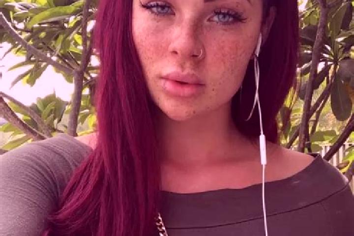 Willow, 31, a auburn grey-eyed latina companion based in Petegem-aan-de-Leie. Offering Tantra, 69, Roleplay, Prostate Massage. Available for incall and outca...