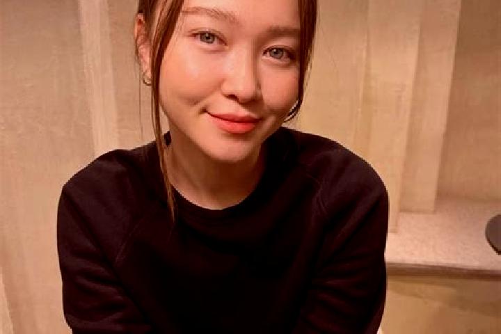 Willow, 31, a brunette blue-eyed asian companion based in Maqin County. Offering OWO, Striptease, Dinner Date. Available for incall and outcall, overnight bo...
