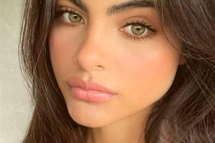 Willow, 31, a brunette green-eyed latina companion based in Zhutan. Offering BDSM, Dinner Date, CIM. Available for incall and outcall, day and evening dates.