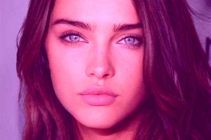 Willow, 31, a brunette grey-eyed mediterranean companion based in Junin de los Andes. Offering Tantra, Dinner Date, Duos, A-Level. Available for incall and o...