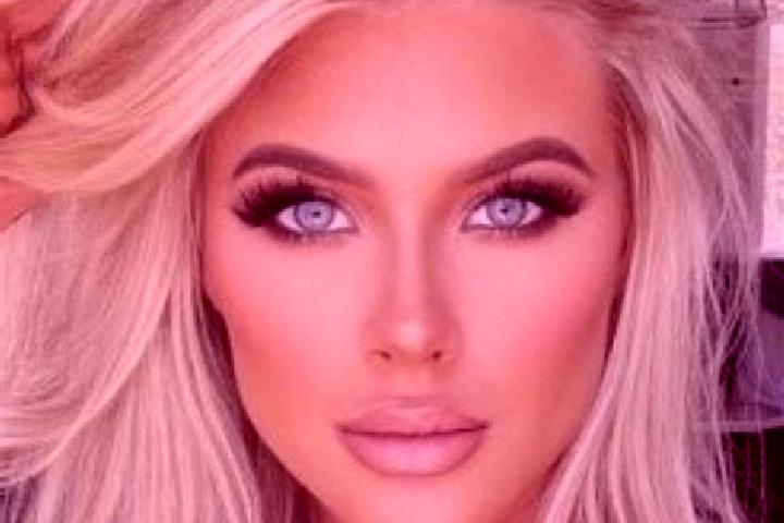 Willow, 31, a platinum blonde hazel-eyed mixed companion based in Ghisalba. Offering CIM, Striptease, Massage. Available for incall and outcall, overnight bo...