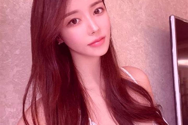 Willow, 31 — Escort in Chinch on, South Korea