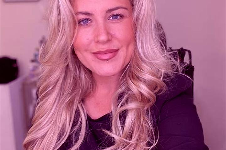 Willow, 31 — Escort in Raunds, United Kingdom