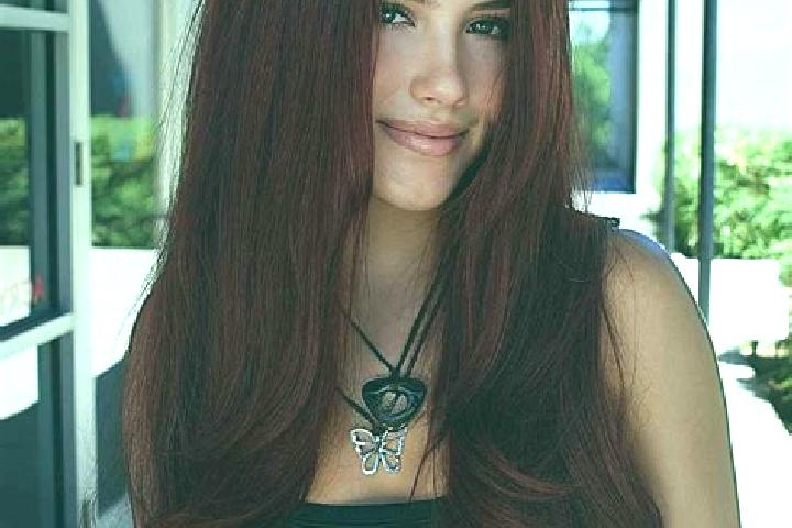 Willow, 32, a auburn dark-eyed mixed companion based in Xiaoping. Offering 69, Tantra, A-Level. Available for incall and outcall, overnight bookings available.