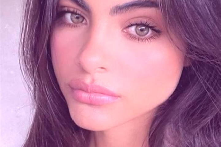 Willow, 32, a black hazel-eyed latina companion based in Starove. Offering BDSM, Roleplay, Striptease. Available for incall and outcall, day and evening dates.