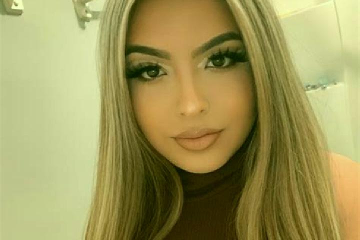 Willow, 32, a blonde brown-eyed latina companion based in Bellus. Offering Striptease, BDSM, Dinner Date, OWO. Available for incall and outcall, day and even...