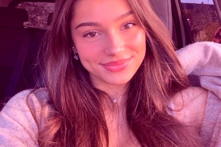 Willow, 32, a brunette dark-eyed ebony companion based in Stepnoye. Offering Dinner Date, A-Level, Party Girl. Available for incall and outcall, day and even...