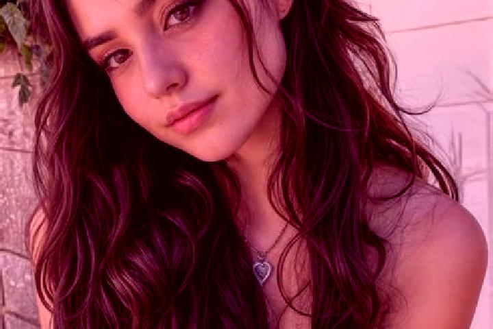 Willow, 32, a dark blonde hazel-eyed middle eastern companion based in Saxeville. Offering Deep French Kissing, GFE, OWO. Available for incall and outcall, o...