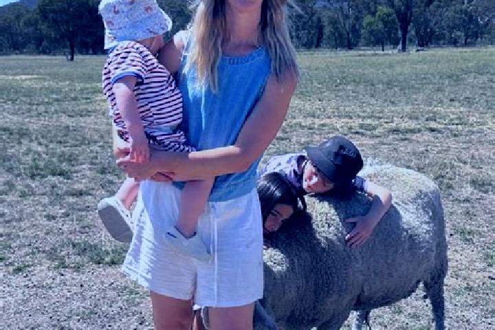 Willow, 32 — Escort in Cooks Gap, Australia