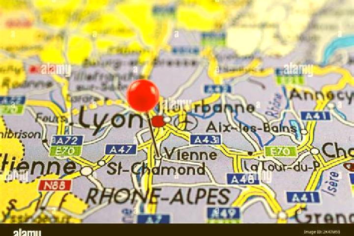 Willow, 32 — Escort in Vienne-en-Val, France