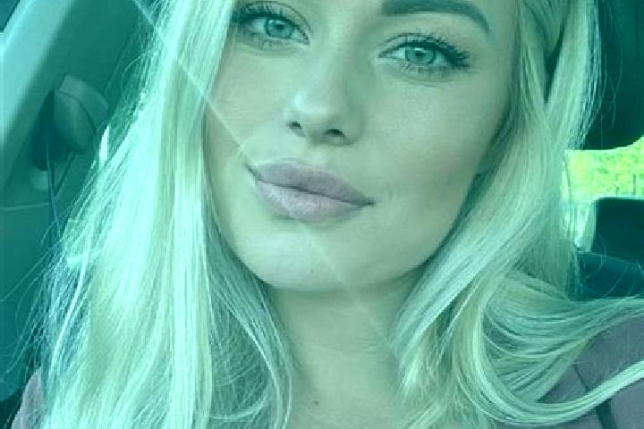 Willow, 34, a blonde hazel-eyed latina companion based in North West Cape. Offering Roleplay, Travel Companion, Tantra, CIM, Prostate Massage. Available for ...
