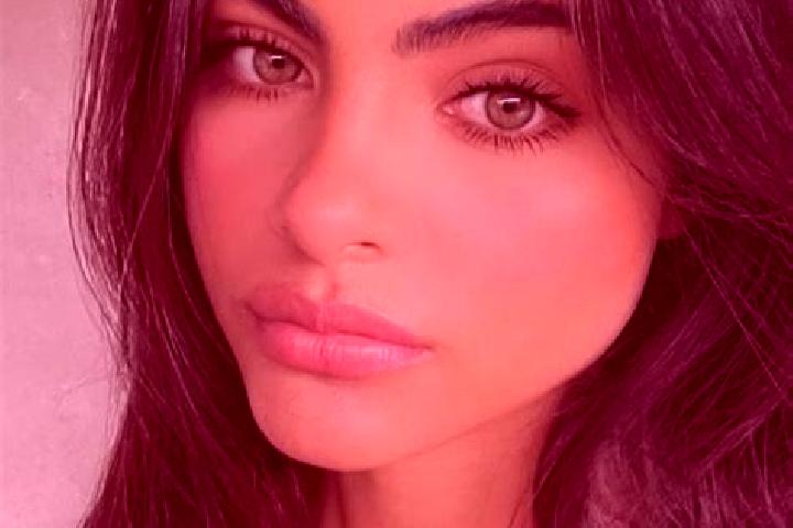 Willow, 34, a brunette hazel-eyed caribbean companion based in Cienega de Zimatlan. Offering Striptease, GFE, Travel Companion, Tantra, Girlfriend Experience...
