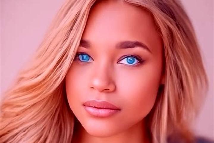 Willow, 34, a dark blonde blue-eyed latina companion based in Gura Foii. Offering Party Girl, Duos, Tantra, Girlfriend Experience. Available for incall and o...