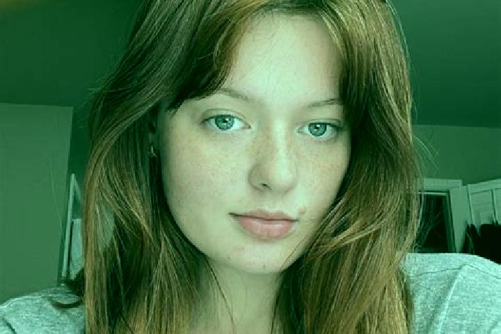 Willow, 35, a auburn dark-eyed european companion based in Moclinejo. Offering Duos, Overnight, CIM, Deep French Kissing, OWO. Available for incall and outca...