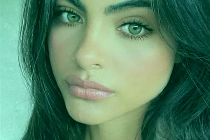 Willow, 35, a brunette dark-eyed indian companion based in Chamaz Koti. Offering Tantra, Duos, Party Girl. Available for incall and outcall, day and evening ...