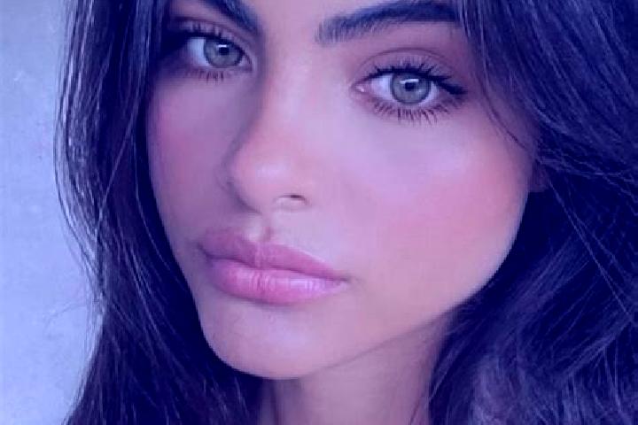 Willow, 36, a auburn hazel-eyed latina companion based in Al Fuhays. Offering Travel Companion, Overnight, CIM, A-Level. Available for incall and outcall, ov...
