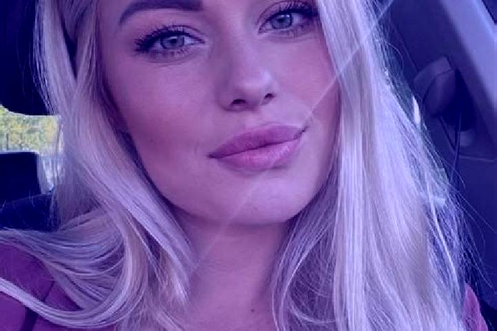 Willow, 36, a blonde hazel-eyed european companion based in Fatima. Offering CIM, A-Level, BDSM, Erotic Massage. Available for incall and outcall, overnight ...