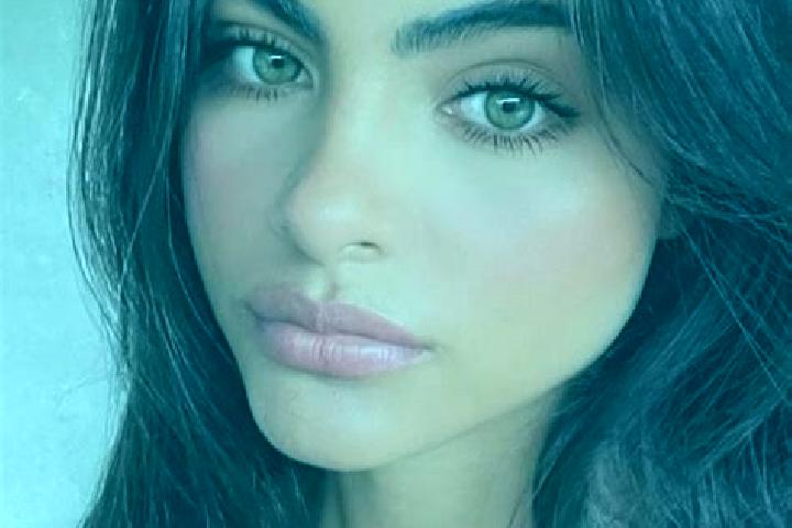 Willow, 36, a brunette green-eyed mixed companion based in Picos Acima. Offering Party Girl, Roleplay, Fetish, Domination. Available for incall and outcall, ...