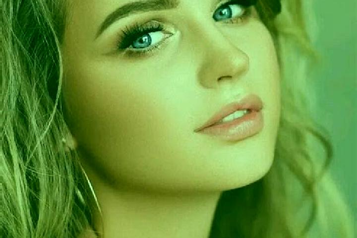 Willow, 36, a dark blonde blue-eyed mediterranean companion based in McDonald. Offering OWO, Deep French Kissing, Tantra. Available for incall and outcall, d...