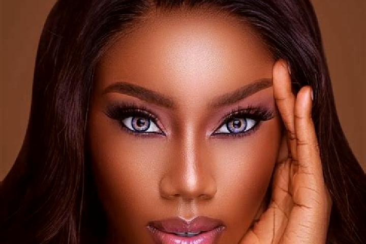 Willow, 36, a red blue-eyed ebony companion based in Mariana. Offering Couples, A-Level, CIM, Striptease. Available for incall and outcall, day and evening d...