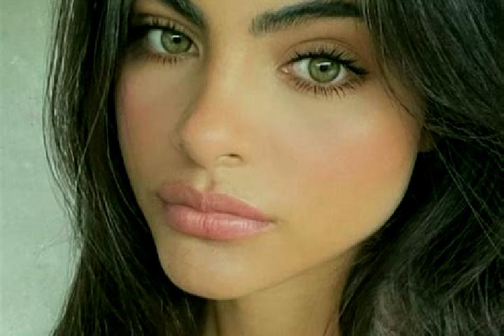 Willow, 37, a black hazel-eyed latina companion based in Vallepietra. Offering BDSM, Roleplay, CIM. Available for incall and outcall, day and evening dates.