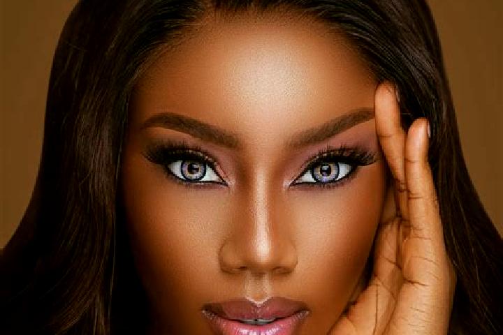Willow, 37, a chestnut blue-eyed ebony companion based in Growong Kidul. Offering Erotic Massage, Roleplay, 69, Deep French Kissing, Couples. Available for i...