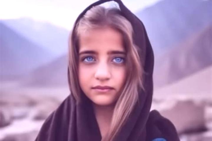 Willow, 37, a dark blonde grey-eyed middle eastern companion based in Vetluga. Offering Travel Companion, Overnight, Roleplay. Available for incall and outca...