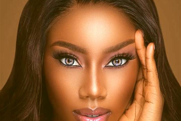 Willow, 37, a red blue-eyed ebony companion based in Lenguedougou. Offering Roleplay, Fetish, Erotic Massage, Duos. Available for incall and outcall, overnig...